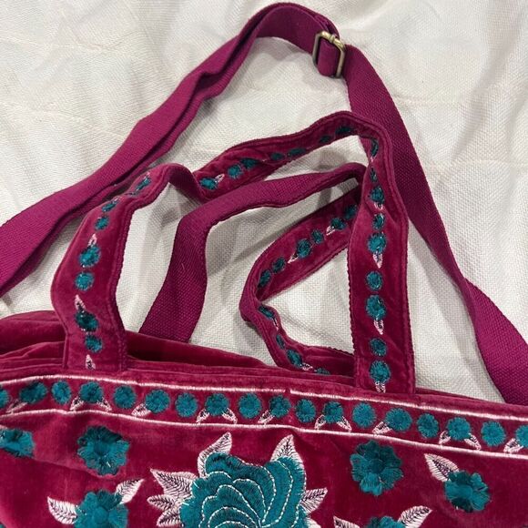Anthropologie Floral Velvet Weekender Bag Pink Blue Embroidered NEW - Picture 10 of 15